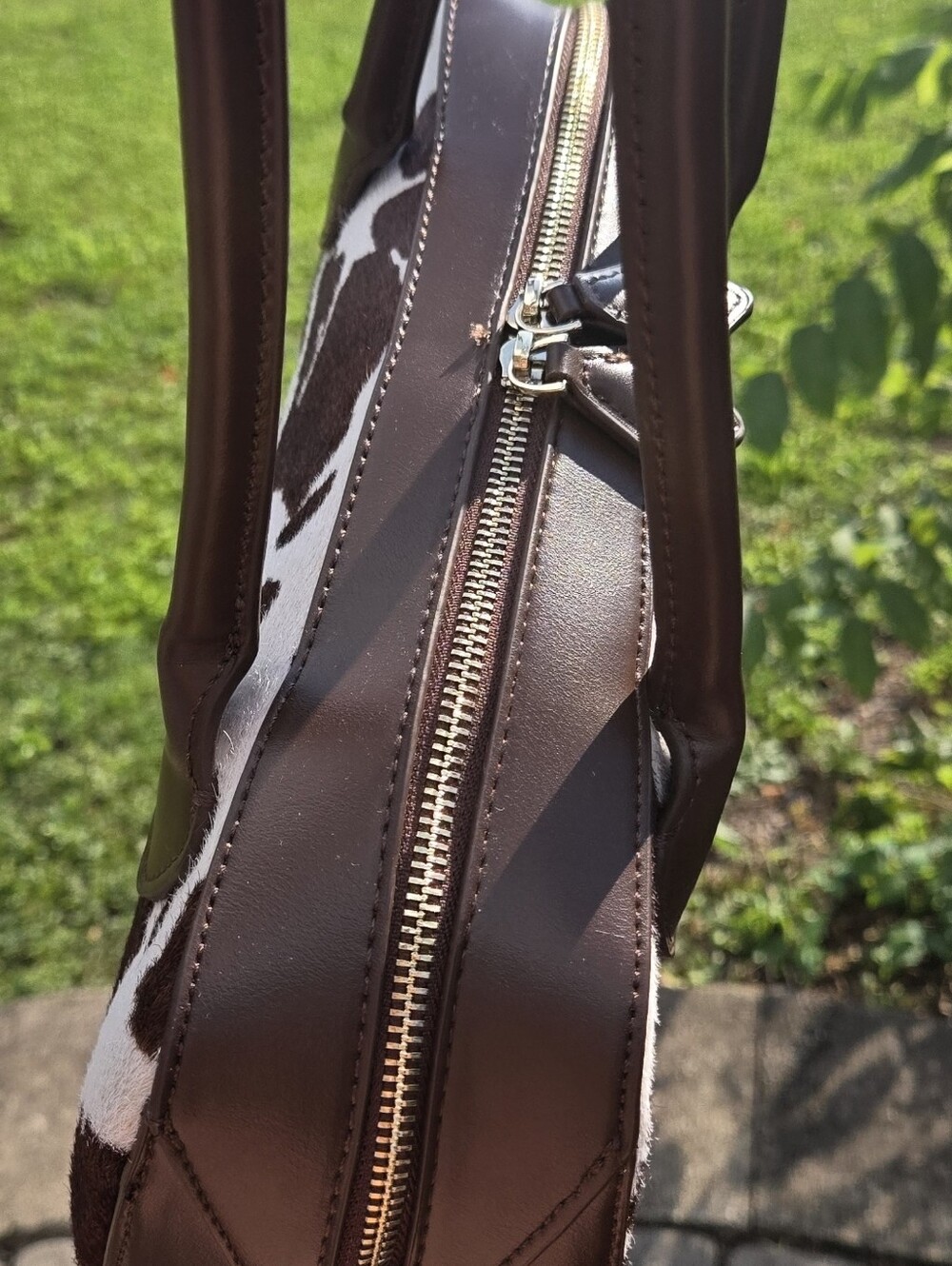 House of Harlow 1960 East-West Baguette Calf Hair Barrel Shoulder Bag Cow Design - Picture 6 of 13